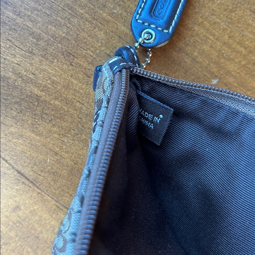 Coach Wristlet Front Buckle Pocket - Picture 13 of 13